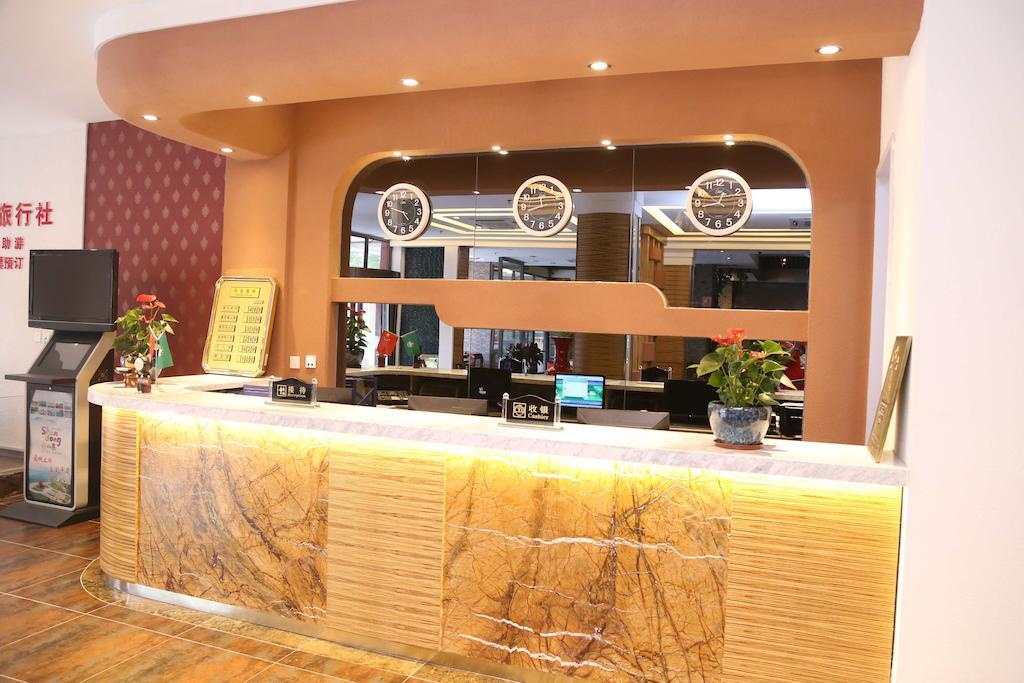 Qingdao Fu Yong Hotel エクステリア 写真